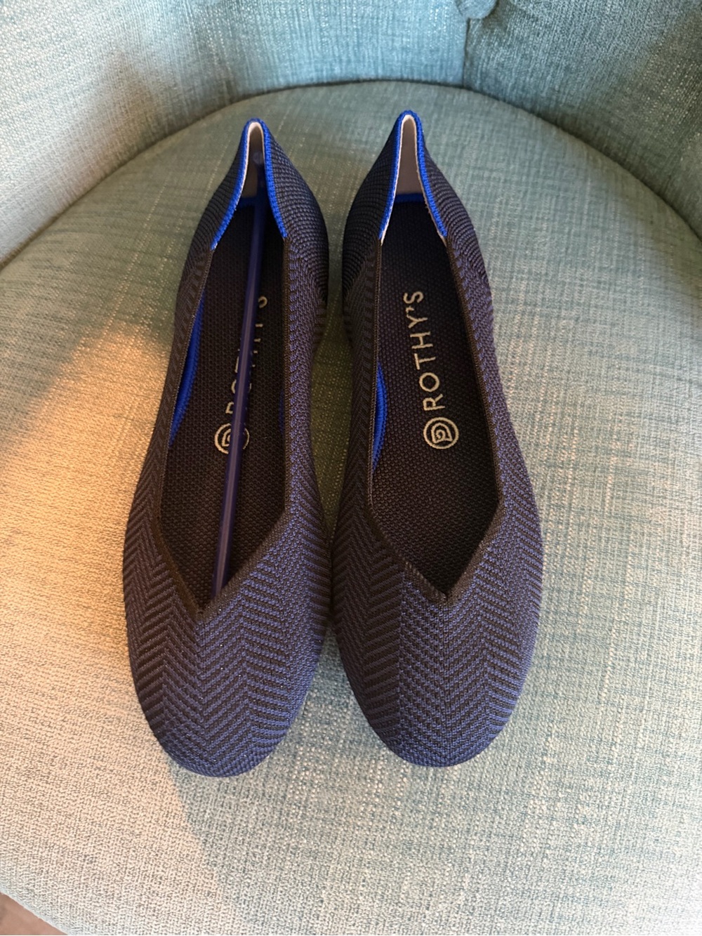 Rothy's Deep Navy Chevron Pointed Flats, Size 81/2 NWT - Picture 2 of 3